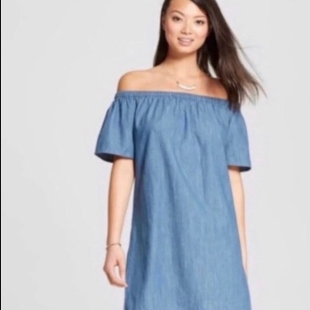 COPY - Super cute off shoulder denim